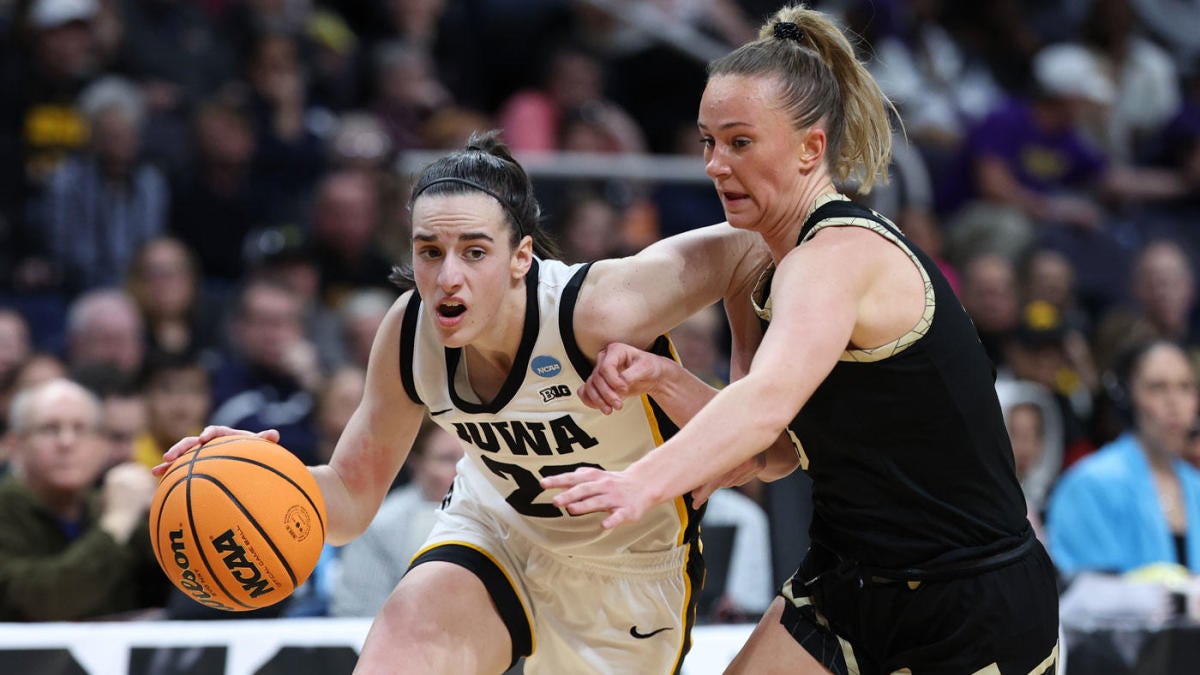 Featured image for Caitlin Clark leads Iowa to Elite Eight with dominant win over Colorado