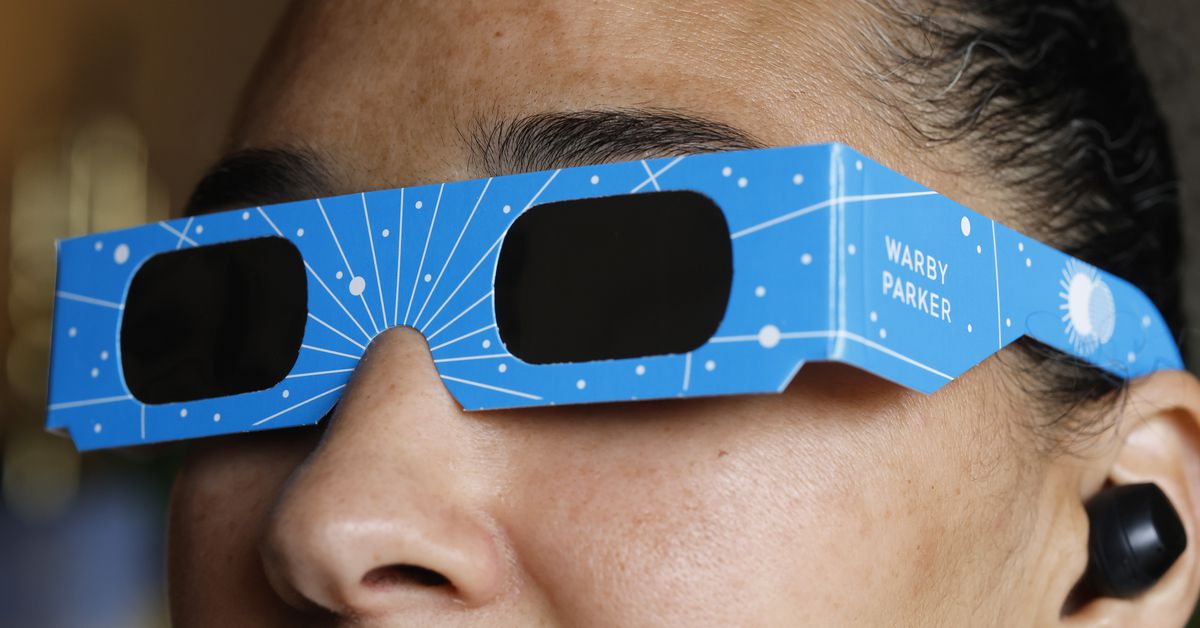 "Maximizing Business Opportunities and Safety Precautions for the 2024 Solar Eclipse"