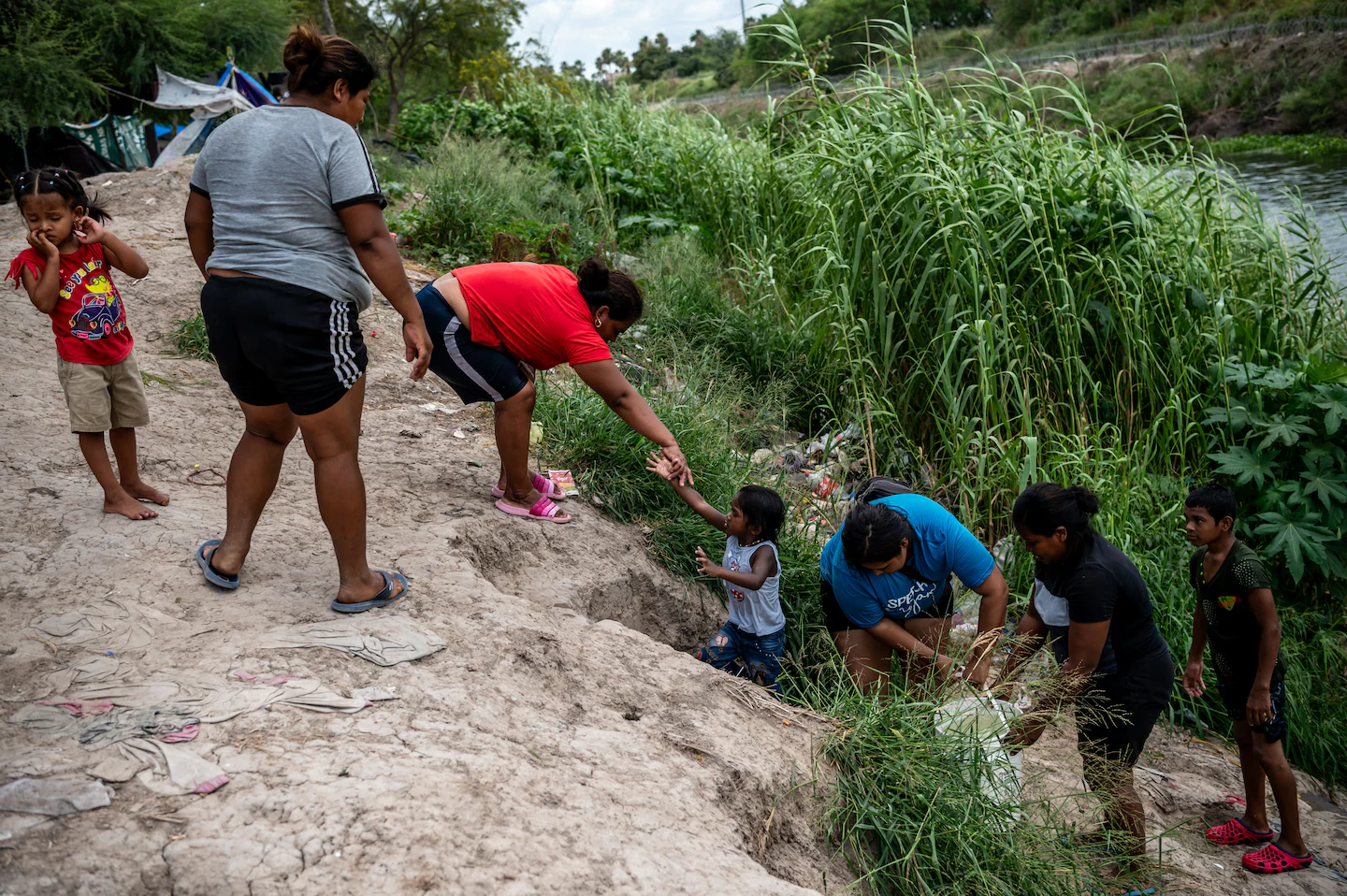 Featured image for Supreme Court Temporarily Permits Trump to End Migrant Protections