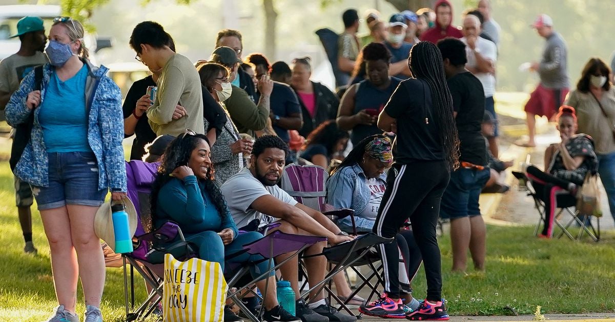 Featured image for US jobless claims remain high despite steady numbers.