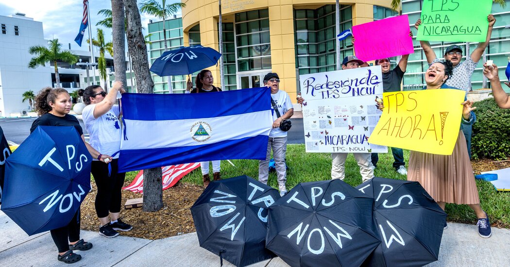 Featured image for U.S. Ends Deportation Protections for Honduran and Nicaraguan Migrants