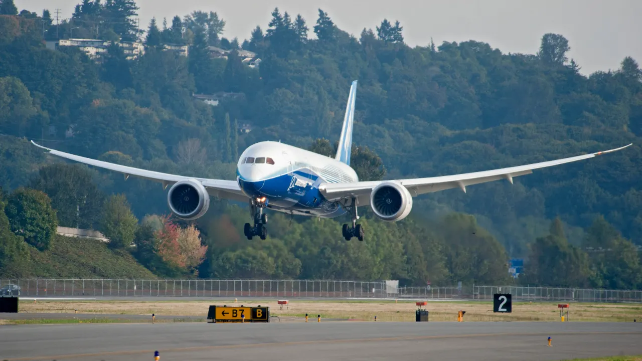 "Boeing Whistleblower Exposes Safety Flaws in 787 Dreamliner Jets"