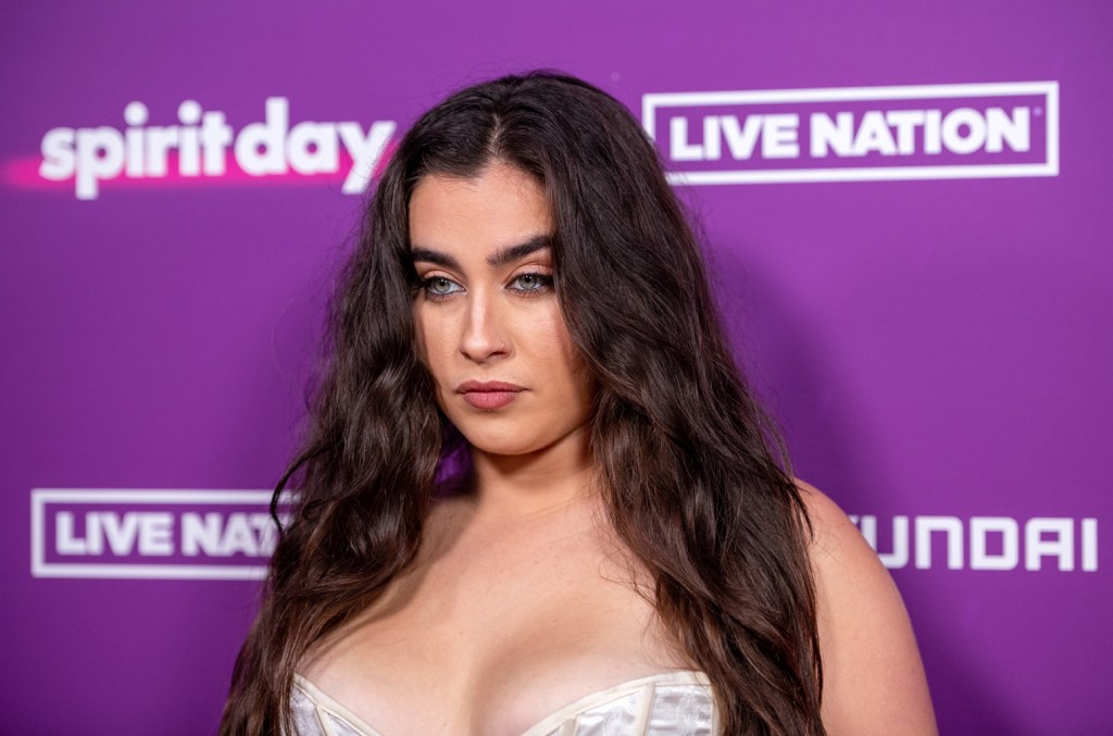 "Lauren Jauregui Criticizes Amy Schumer Over MLK Social Media Post"