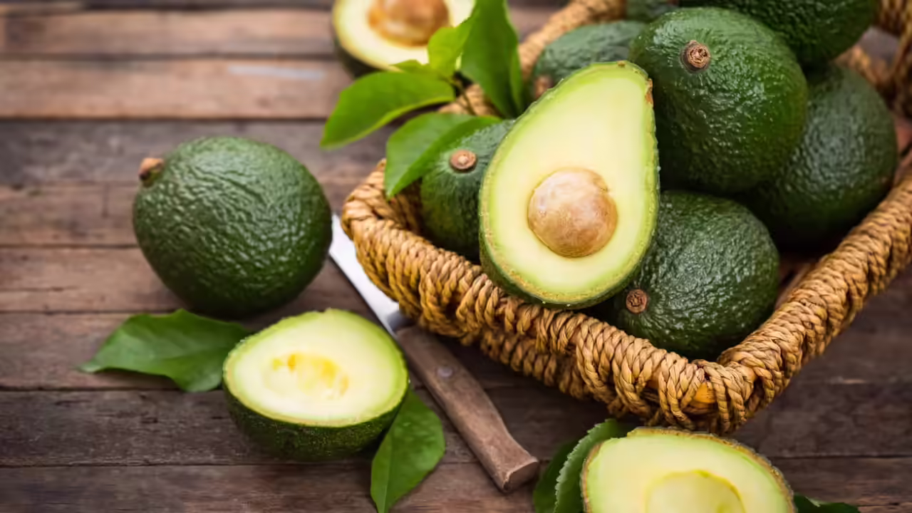 Featured image for Discover the Benefits of Eating Avocados and How to Incorporate Them into Your Diet