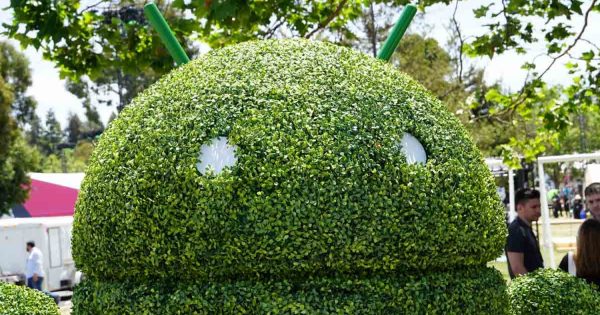 "Google Unveils 3D Bugdroid Logo and Updated Android Identity"