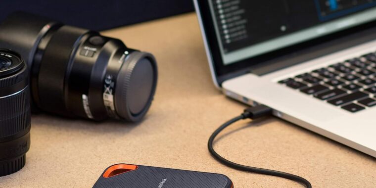 Featured image for Lawsuits Mount Against Western Digital Over Faulty SanDisk SSDs