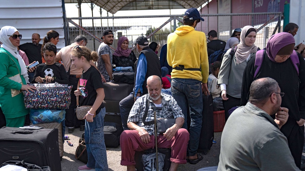 "Rafah Border Closed, Gaza Aid Mounts Amid Israel-Hamas War"