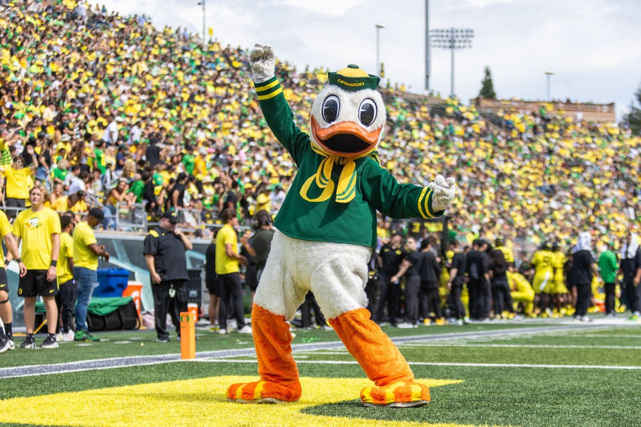 "Oregon Ducks Embrace Big Ten Challenge in 2024 Football Season"