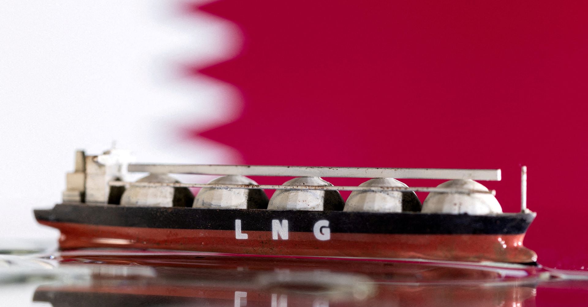 Featured image for "Qatar's Ambitious Plan to Increase Gas Output Despite Global Price Collapse"