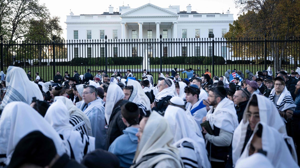 Featured image for Massive 'March for Israel' Rally Draws Thousands in Washington DC