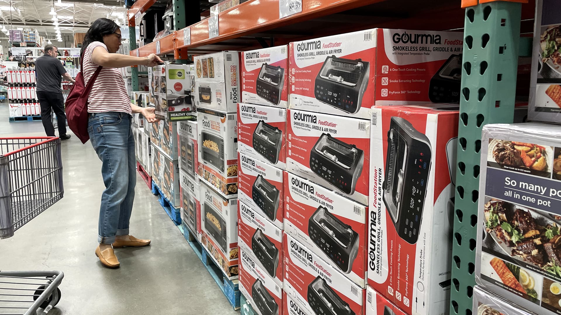 October Sees Decline in Consumer Spending, CNBC/NRF Retail Monitor Reports