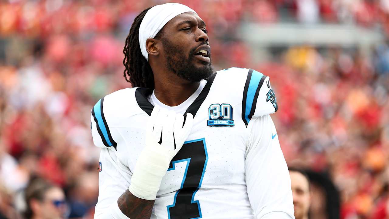 Featured image for Cowboys Sign Veteran DE Jadeveon Clowney to Boost Pass Rush