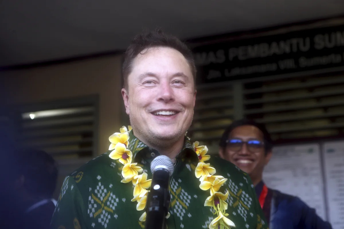 Tesla Shareholders Urged to Reject Musk's $56 Billion Pay Package