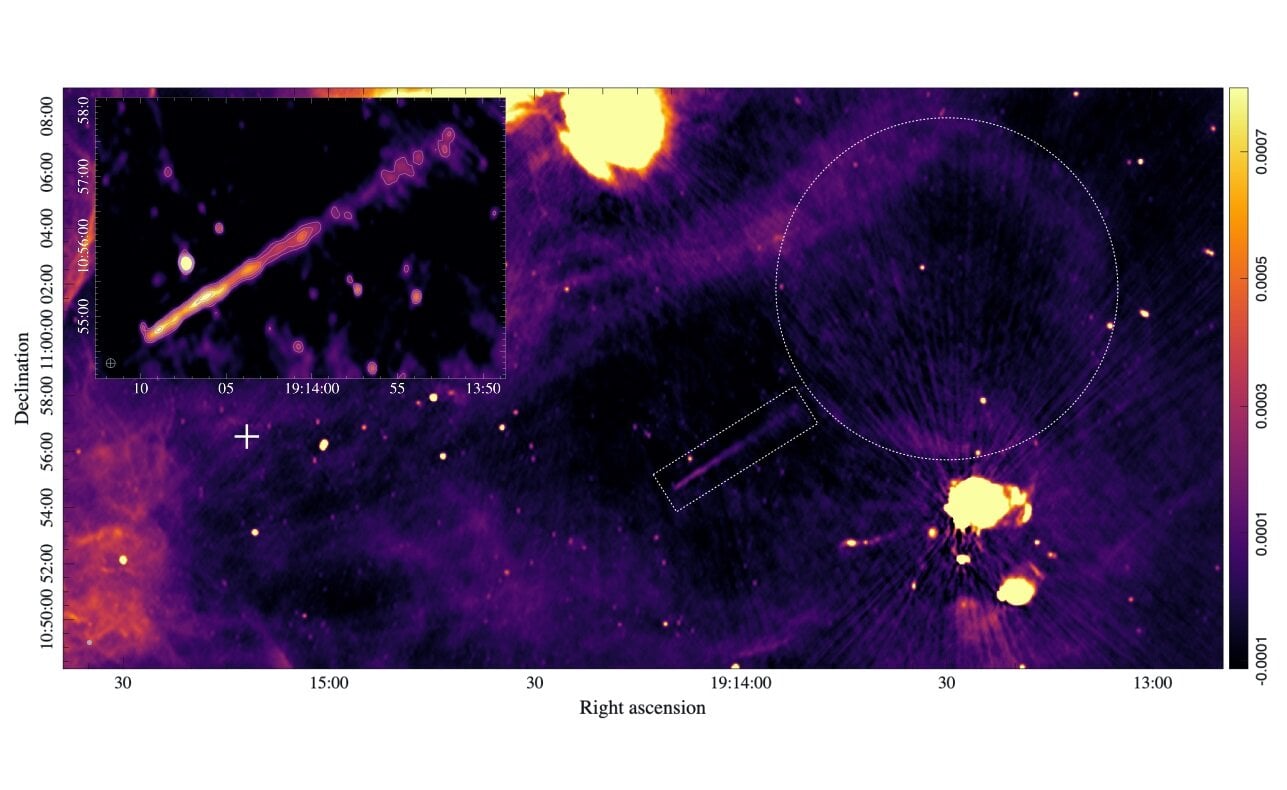 Featured image for MeerKAT telescope captures celestial 'Mini Mouse'