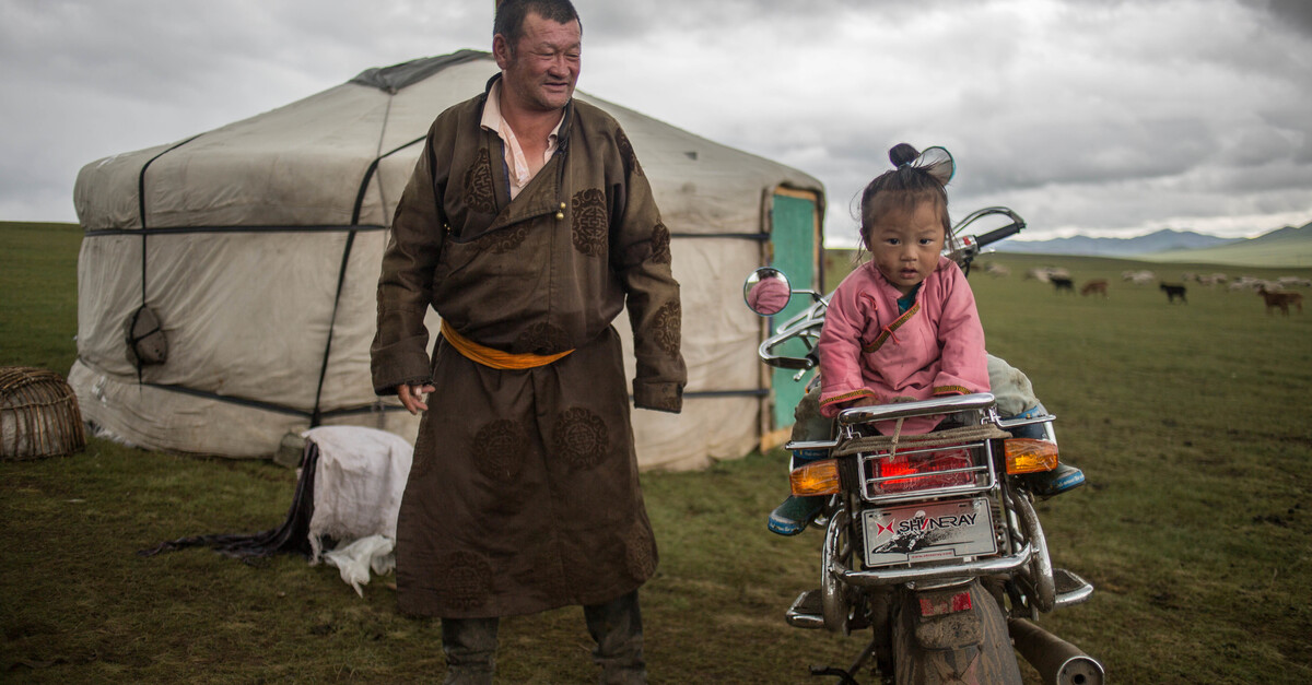 Featured image for Unraveling the Secret of Mongolia's Social Connectivity: #YurtLife