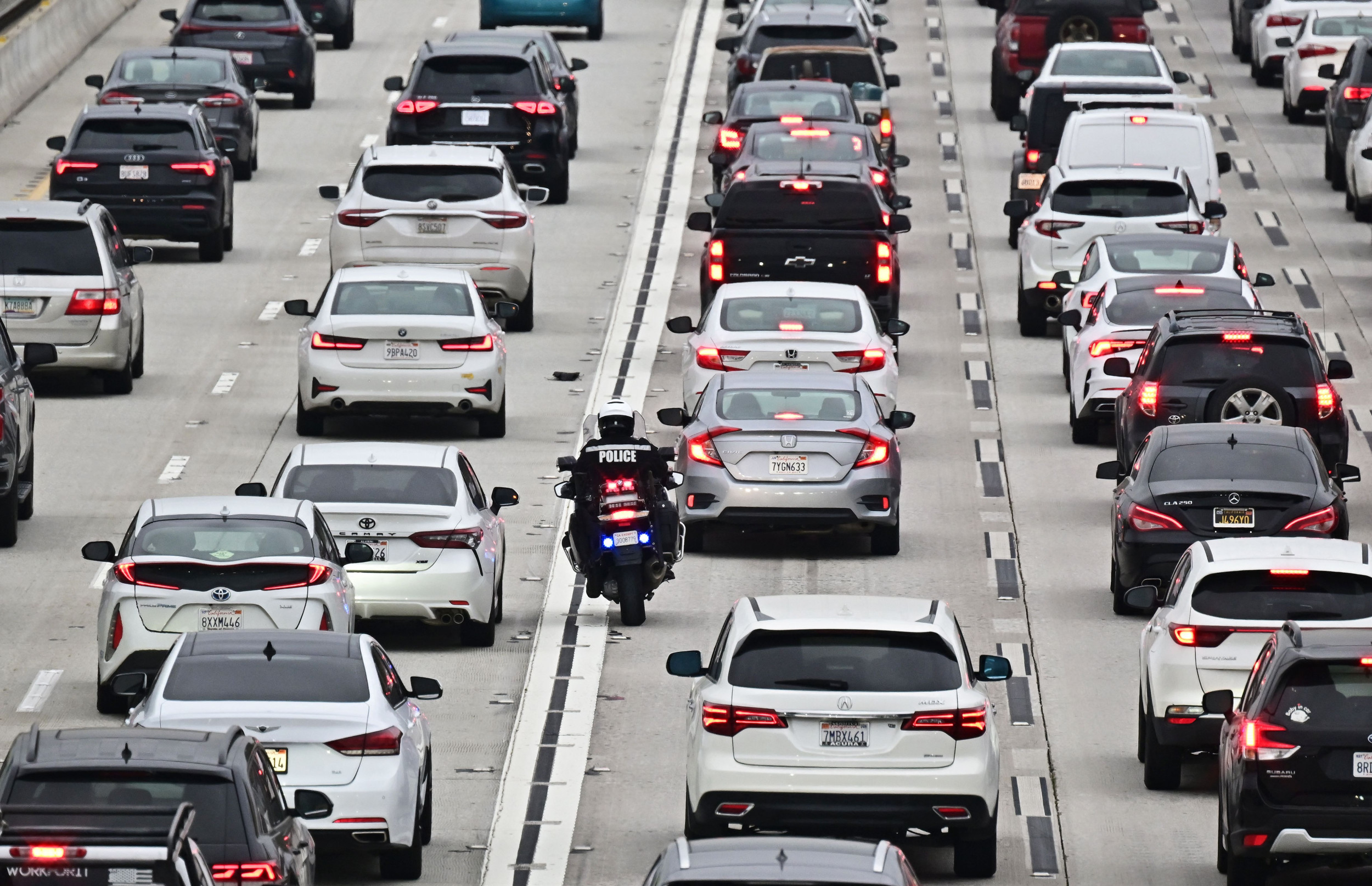 Thanksgiving Traffic Nightmare: 'Insane' Video of Los Angeles Freeways Goes Viral