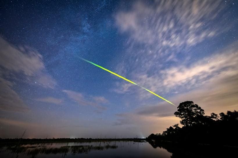 Featured image for "Halley's Comet Meteor Shower: Witness the Spectacular 'Shooting Stars' Peak"