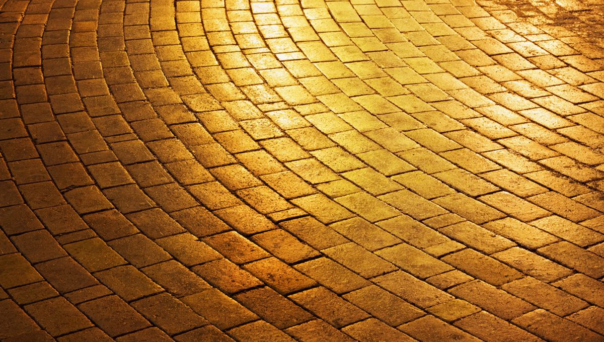 "Pacific Ocean's Mysterious Yellow Brick Road Linked to Volcanic Activity"