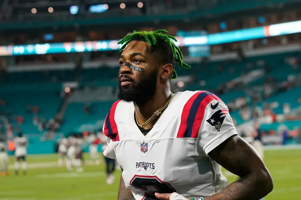 Patriots Release Veteran CB Jalen Mills in Surprise Move.