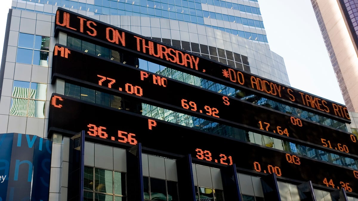 Featured image for Memorial Day 2024: Stock Market and Store Hours Guide