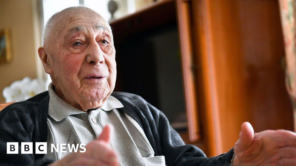 French Resistance member speaks out on WWII prisoner executions.