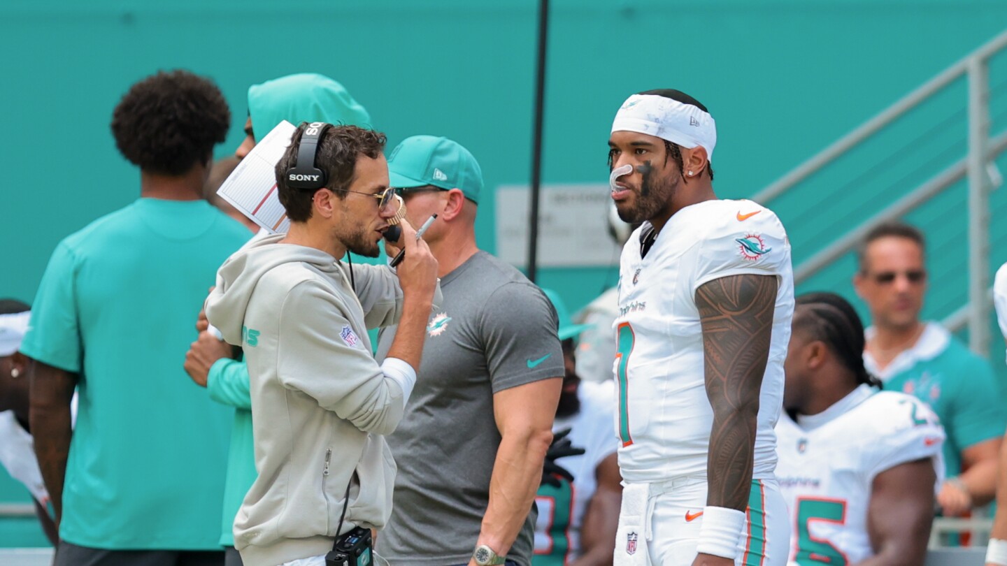 Featured image for Mike McDaniel Fully Supports Tua Tagovailoa as Dolphins' Starting QB