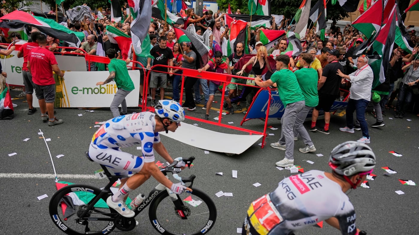 Featured image for Pro-Palestine protests disrupt Vuelta a España and spark diplomatic tensions