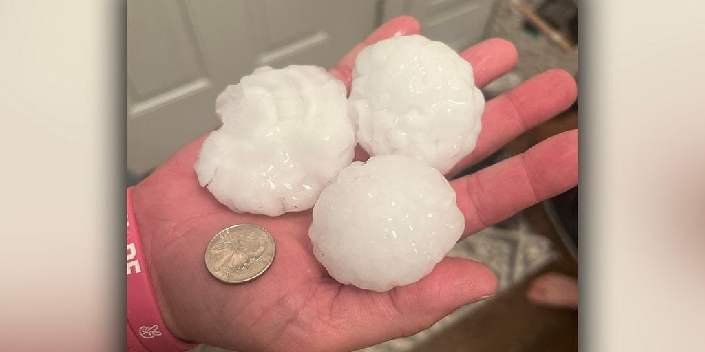 Featured image for Midwest Storms Bring Tornadoes, Baseball-Sized Hail to Kansas and South