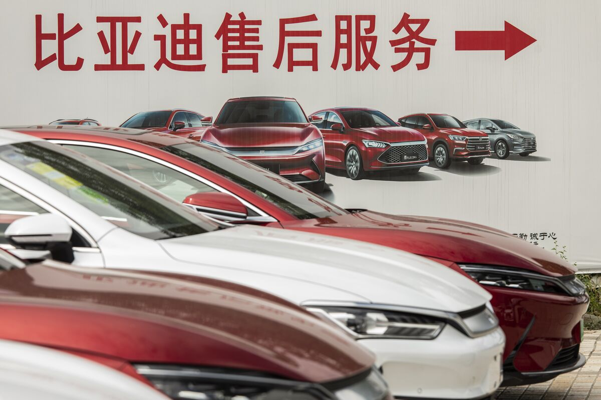 Featured image for China's Auto Industry Faces Challenges Amid Price Wars and Regulatory Crackdowns