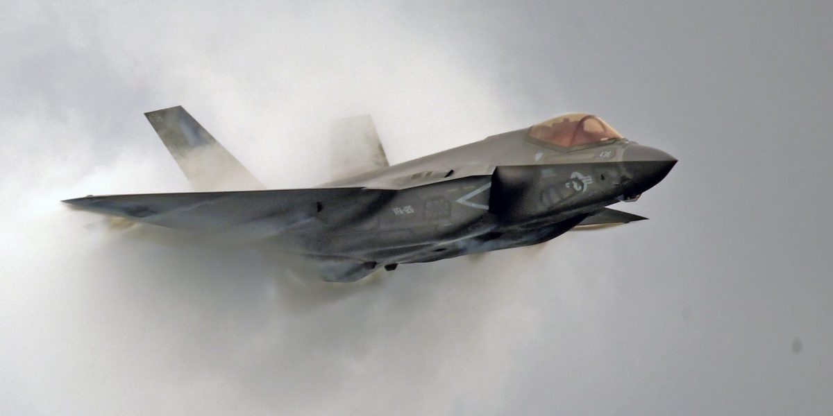 Elon Musk Criticizes Costly Pentagon Fighter Jet Program
