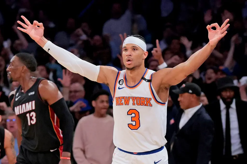Knicks and Josh Hart agree to extend player option deadline.