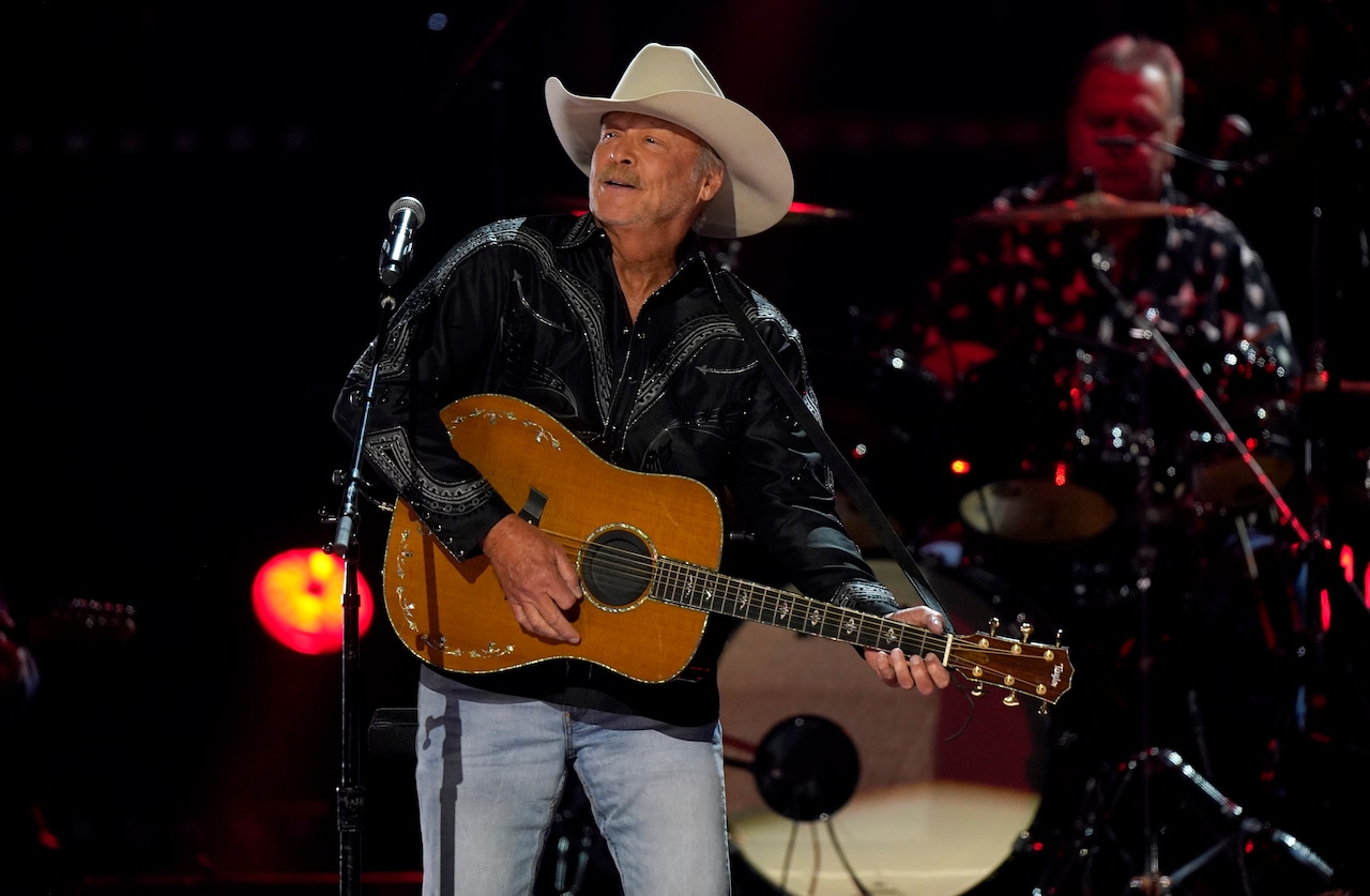 Featured image for Alan Jackson Announces Final Farewell Tour Dates
