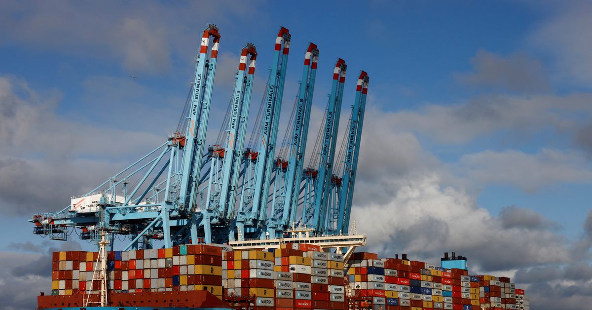 Featured image for Maersk Slashes 10,000 Jobs Amidst Shipping Industry Downturn