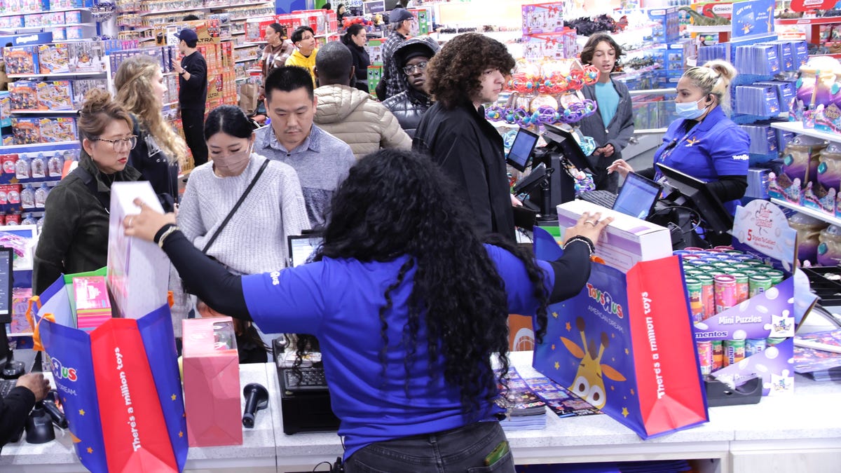 Featured image for "Rising Recession Concerns as Americans Increase Spending and Decrease Savings"