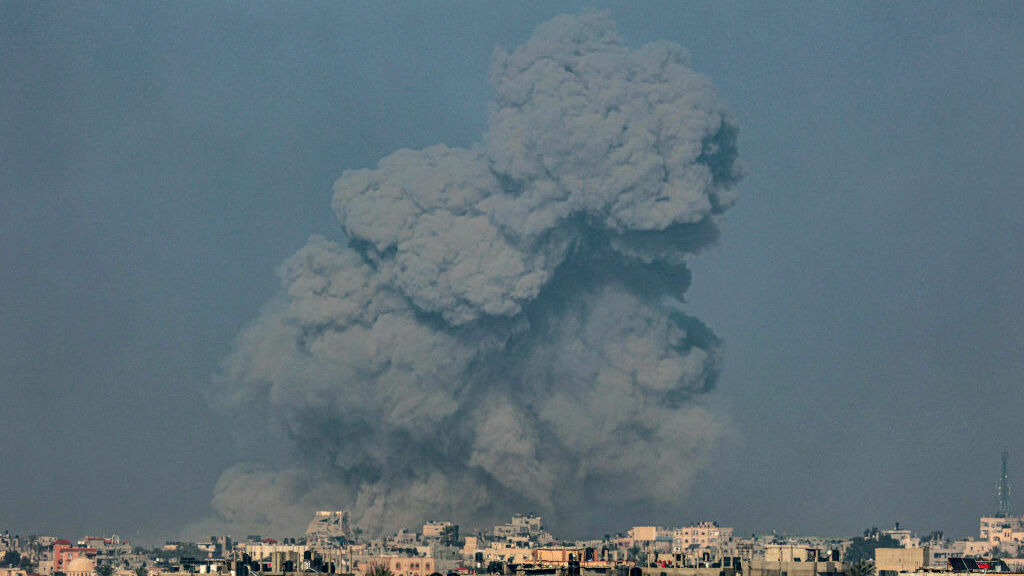 "Deadly Israeli Assault: Khan Younis Under Fire in Latest Gaza Conflict"