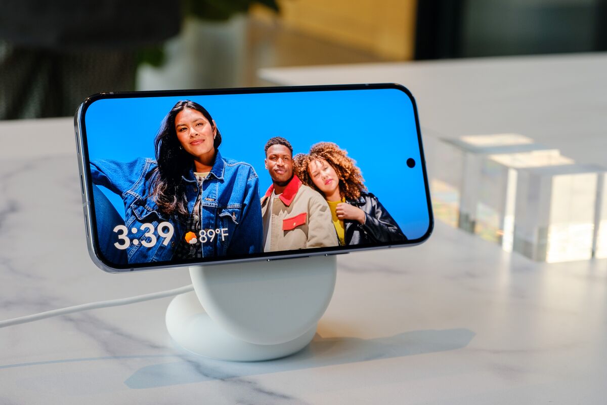 Featured image for Google Opens Pixel Phones Testing to Superfans