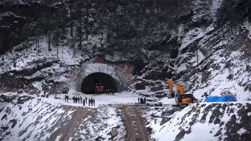"Border Tensions Escalate: Indian and Chinese Troops Clash in High-Altitude Tunnel"
