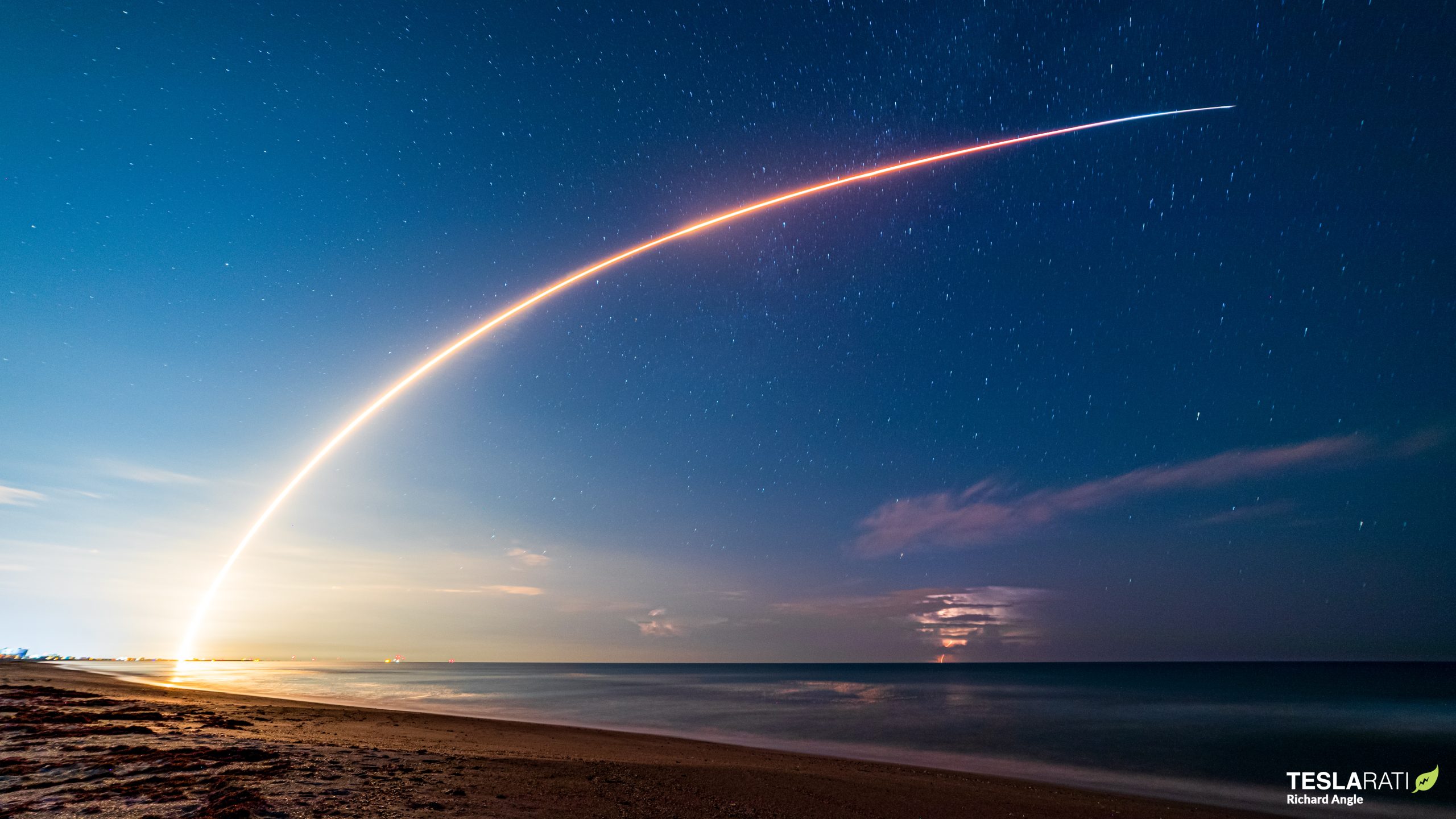 SpaceX successfully launches 22 new Starlink satellites.