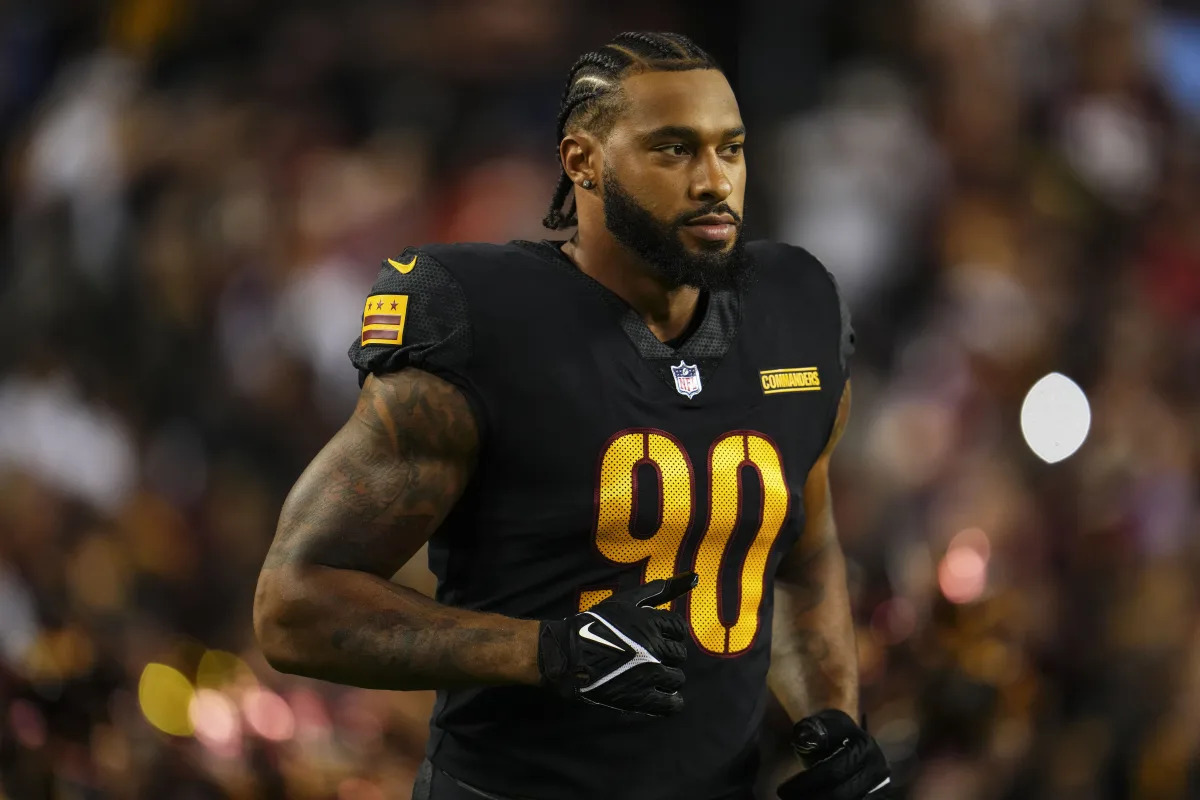 Featured image for Bears Acquire DE Montez Sweat in NFL Trade Deadline Deal