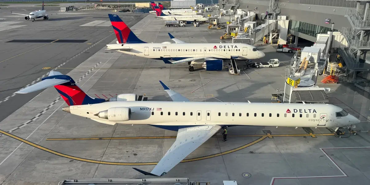 Trump's Decertification Threat to Canadian Jets Sparks Aviation Safety Debate