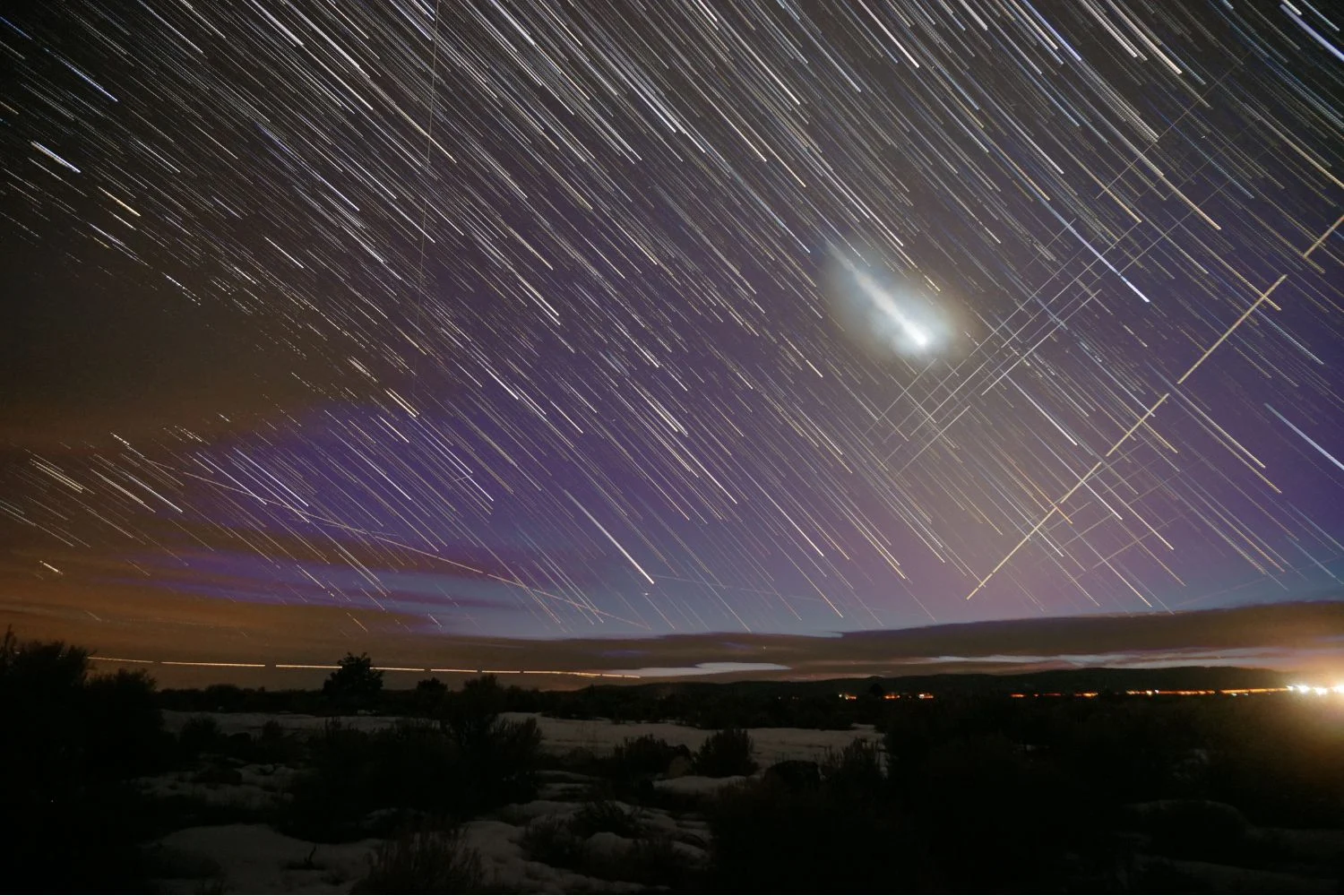 Featured image for Solar Storms Cause Musk's Satellites to Reenter Earth's Atmosphere