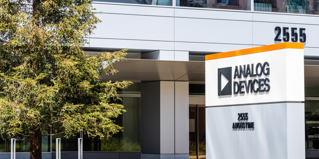 Featured image for Analog Devices Stock Plummets on Disappointing Q3 Performance and Turbulent Outlook