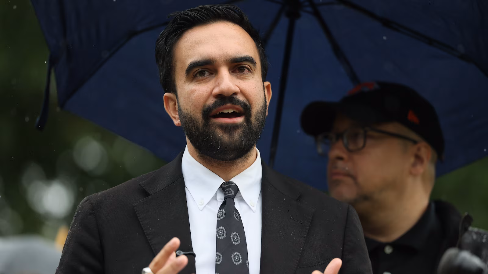 Featured image for Hochul Endorses Zohran Mamdani for NYC Mayor Amid Political Backing