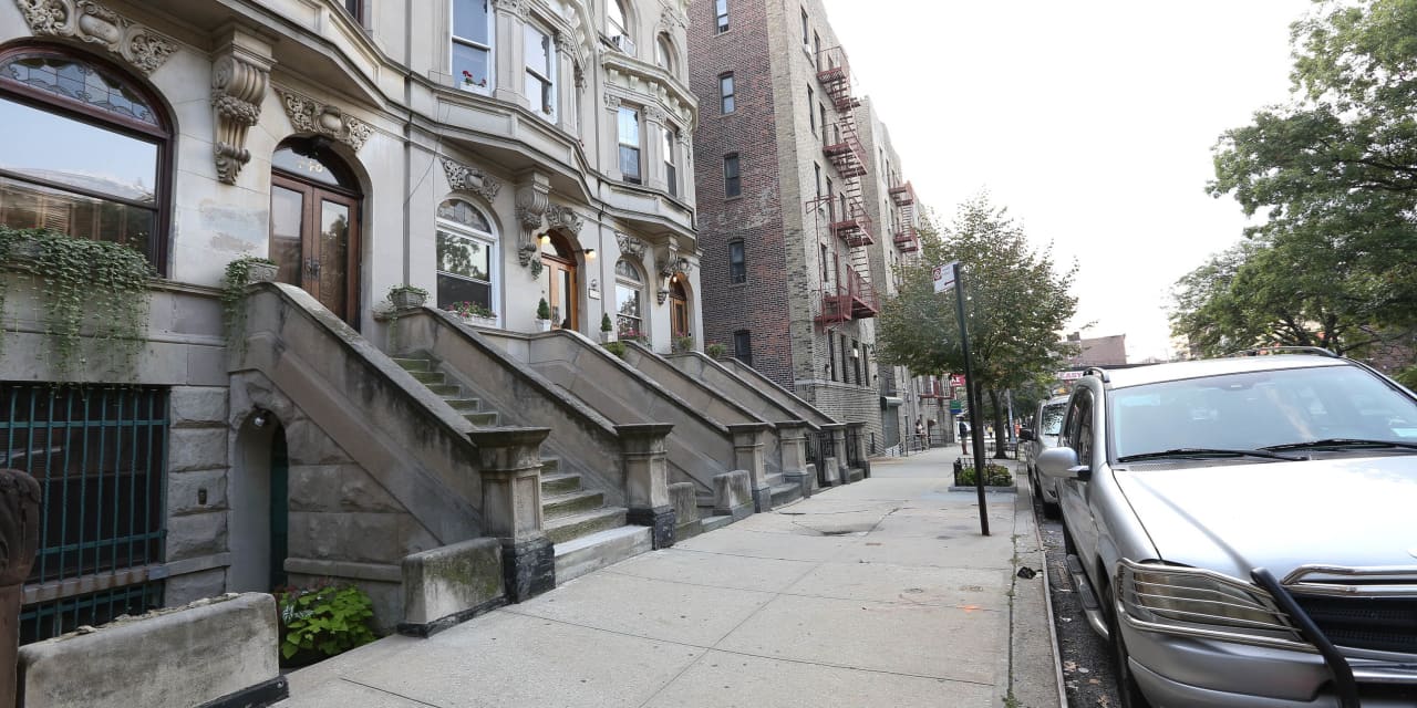 Featured image for New York Community Bancorp Explores Selling Rent-Regulated Commercial Real Estate and Offloading Mortgage Risk