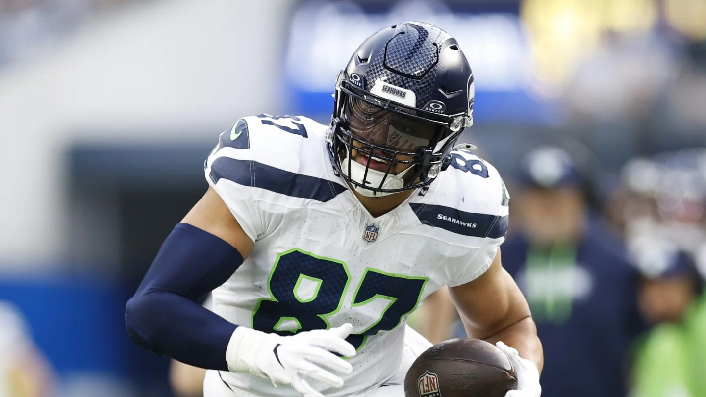 Seahawks Cut Veteran Tight End Noah Fant