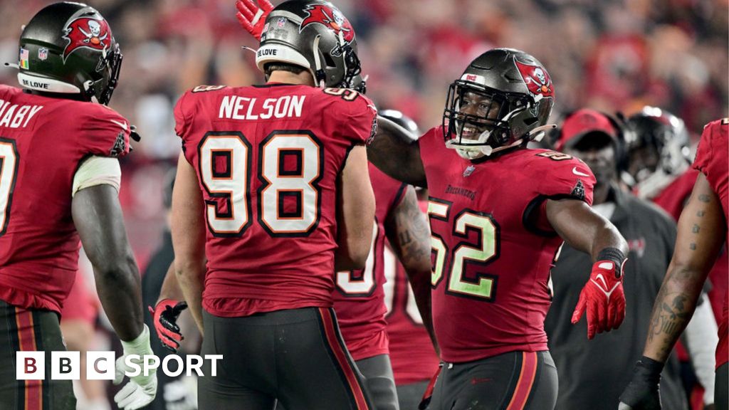 "Buccaneers Triumph in Wild Card Showdown, Eagles Fall Short as Bills Advance in NFL Playoffs"