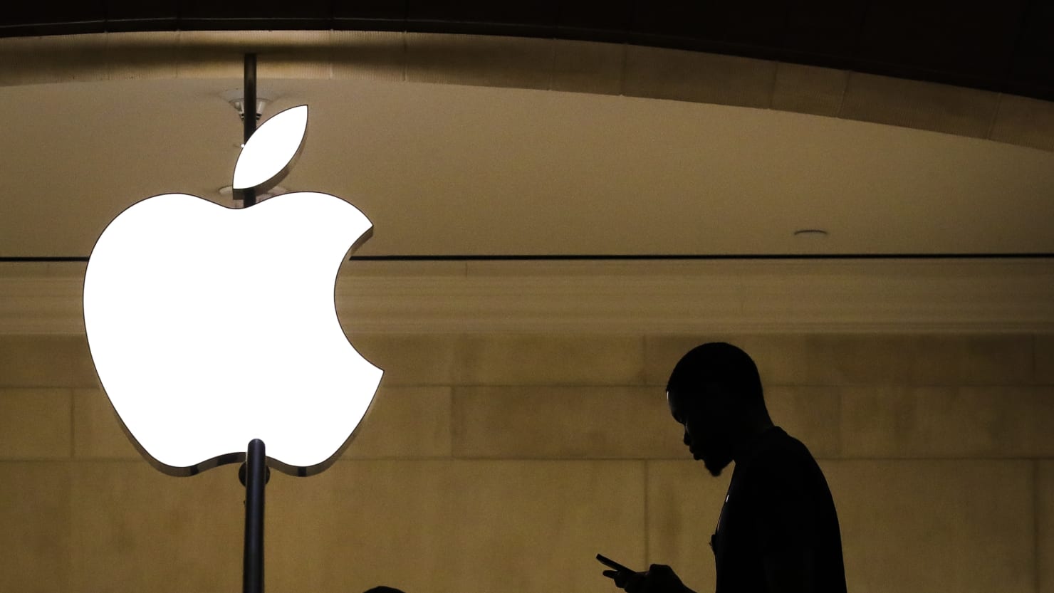 "Apple's Pursuit of Personal Home Robots: The Next Big Thing?"