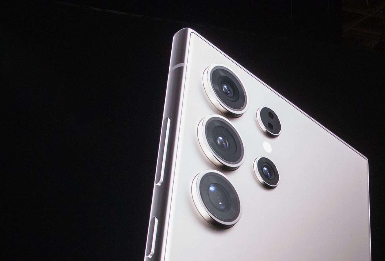 "Millions of Galaxy Users Urged to Update Samsung Devices Immediately"