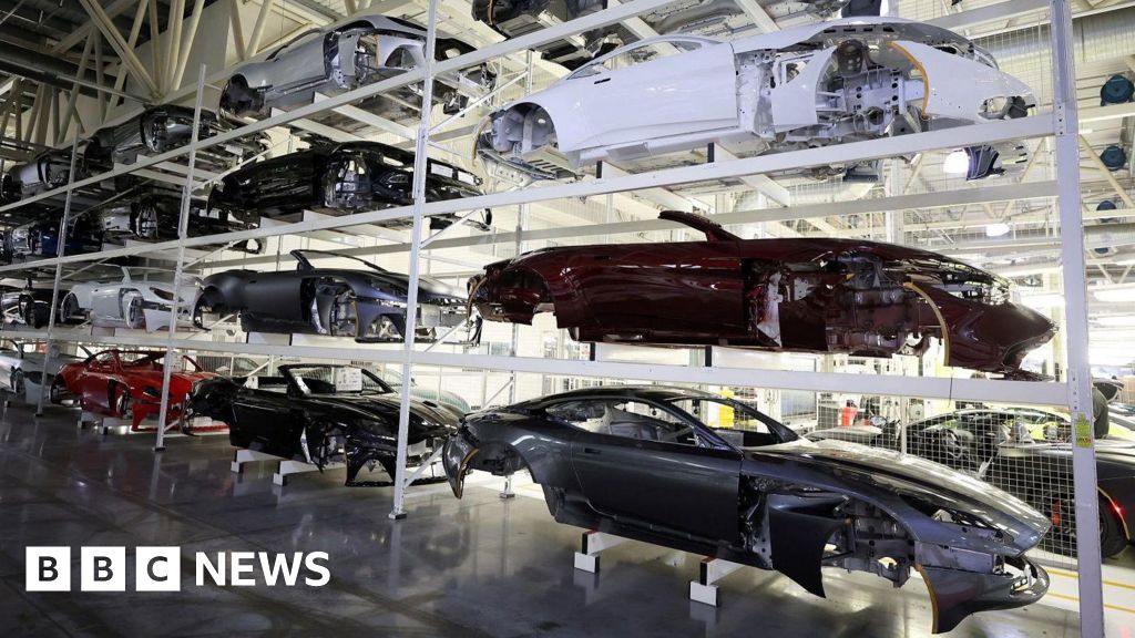 Featured image for UK Car Production Plummets to 76-Year Low Amid US Tariffs