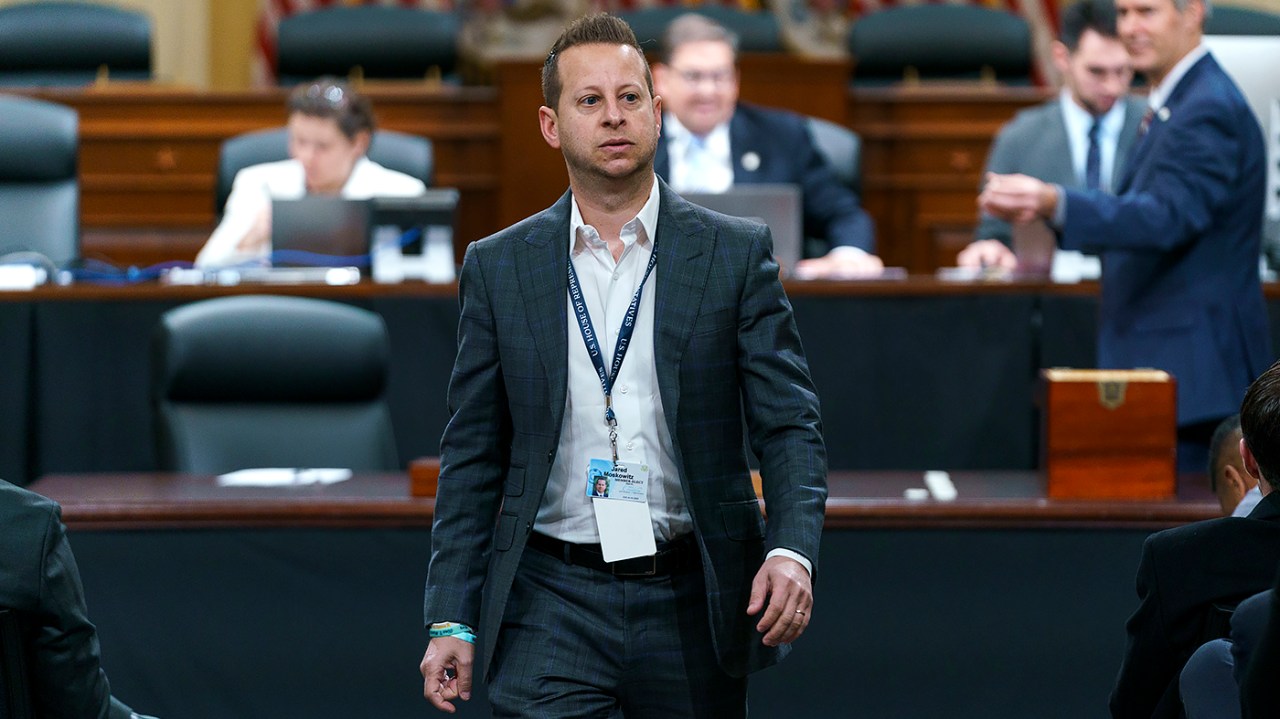 Featured image for DeSantis vs Trump: The Ultimate Showdown for GOP Nomination.